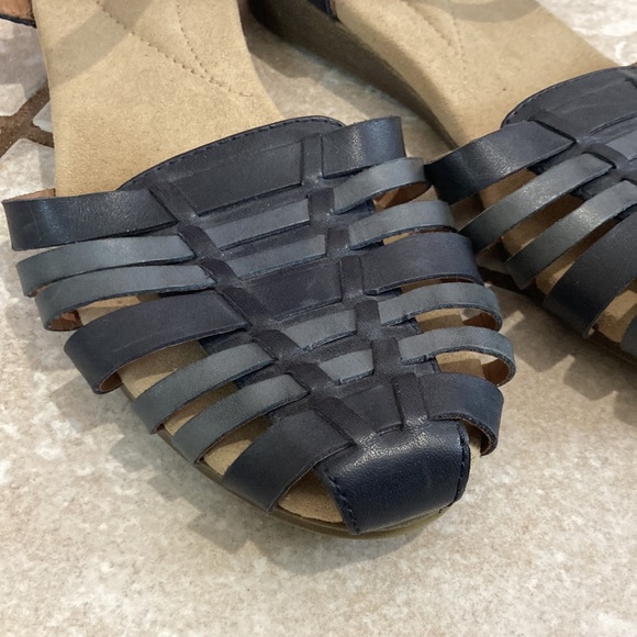 Clarks blue sandals, size 7 1/2 - Picture 3 of 7